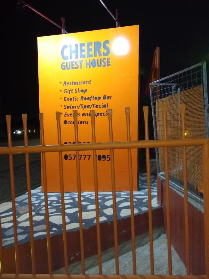 Cheers Guesthouse Botianaw Luaran gambar
